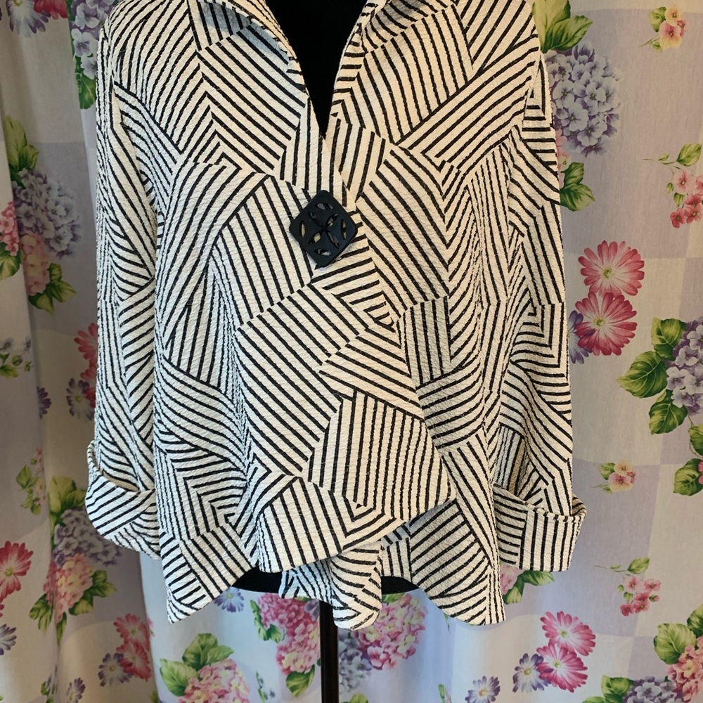 Elegant Black and White Striped Women's Blazer